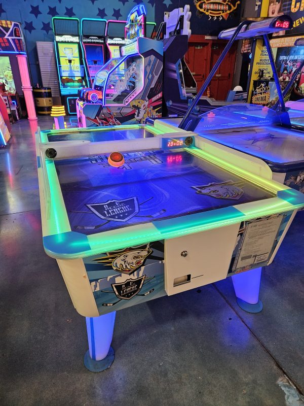 Artic League Air Hockey